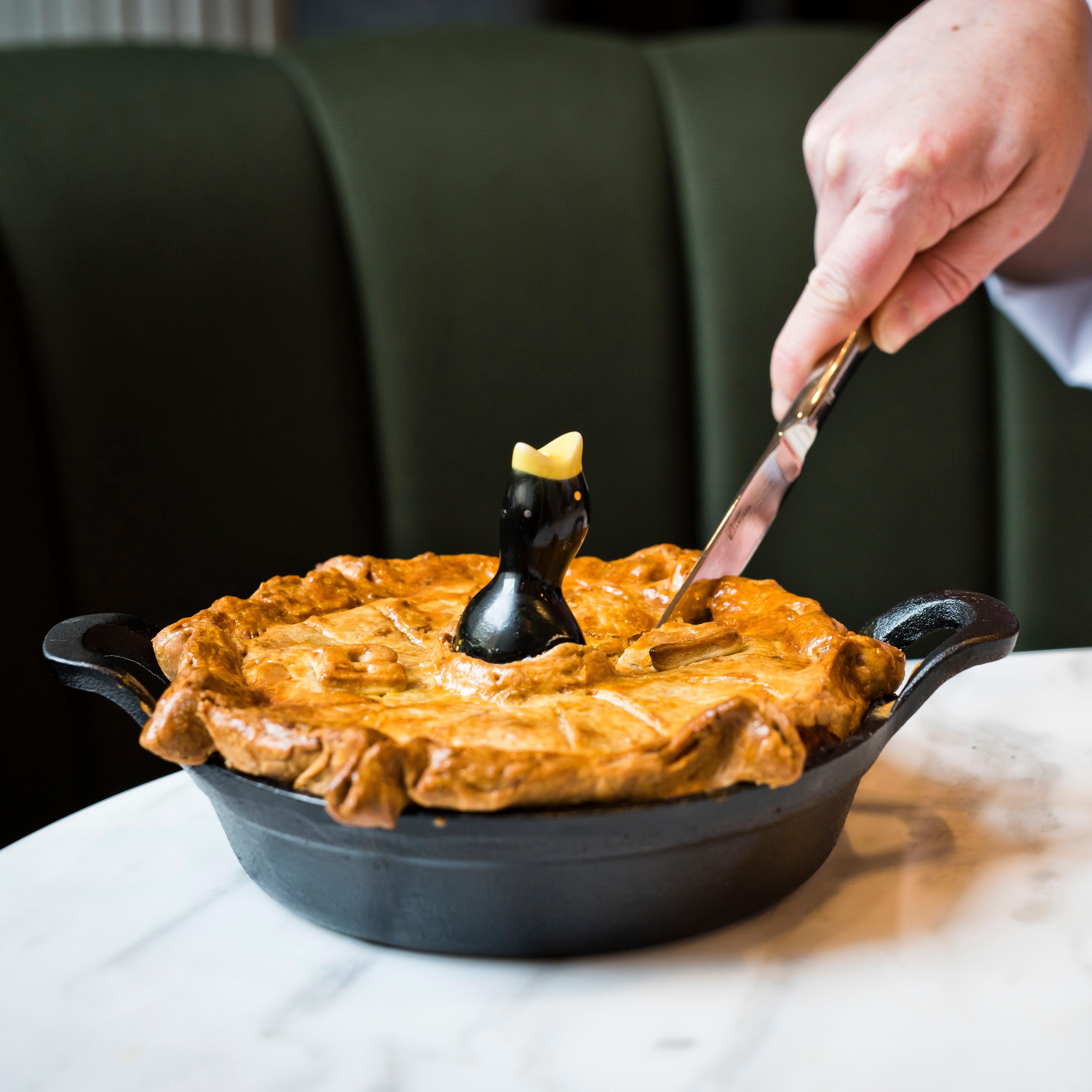 Kimpton Blythswood Square Hotel & Spa By Ihg Glasgow Luaran gambar A game pie