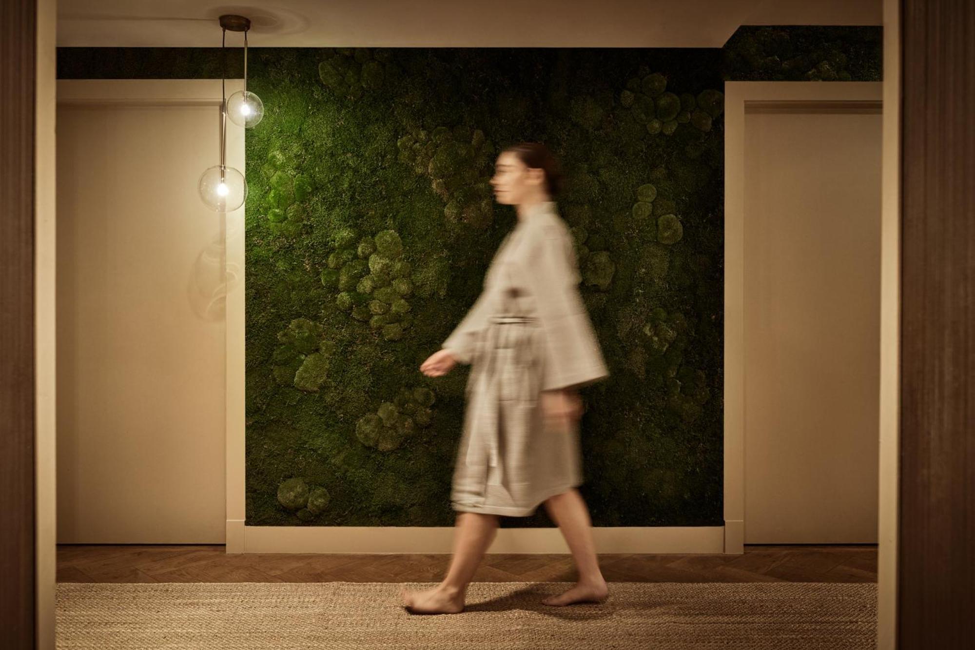 Kimpton Blythswood Square Hotel & Spa By Ihg Glasgow Luaran gambar A living wall in a spa